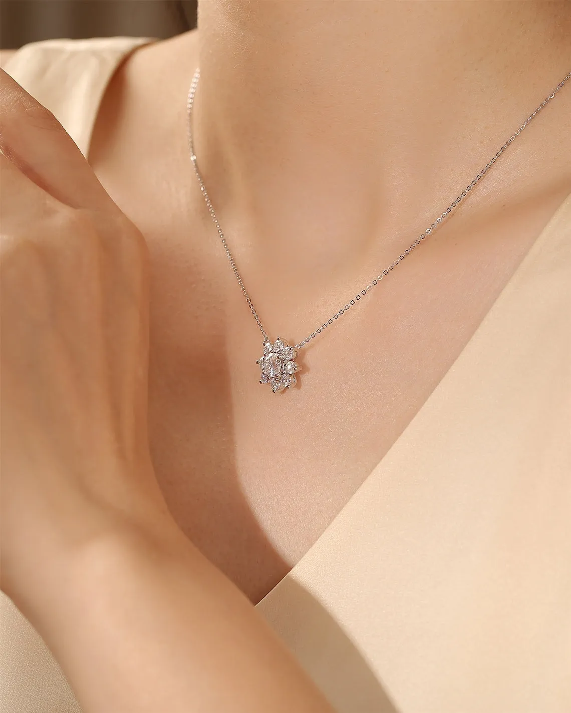 0.50 CT Round Moissanite Diamond Floral Necklace