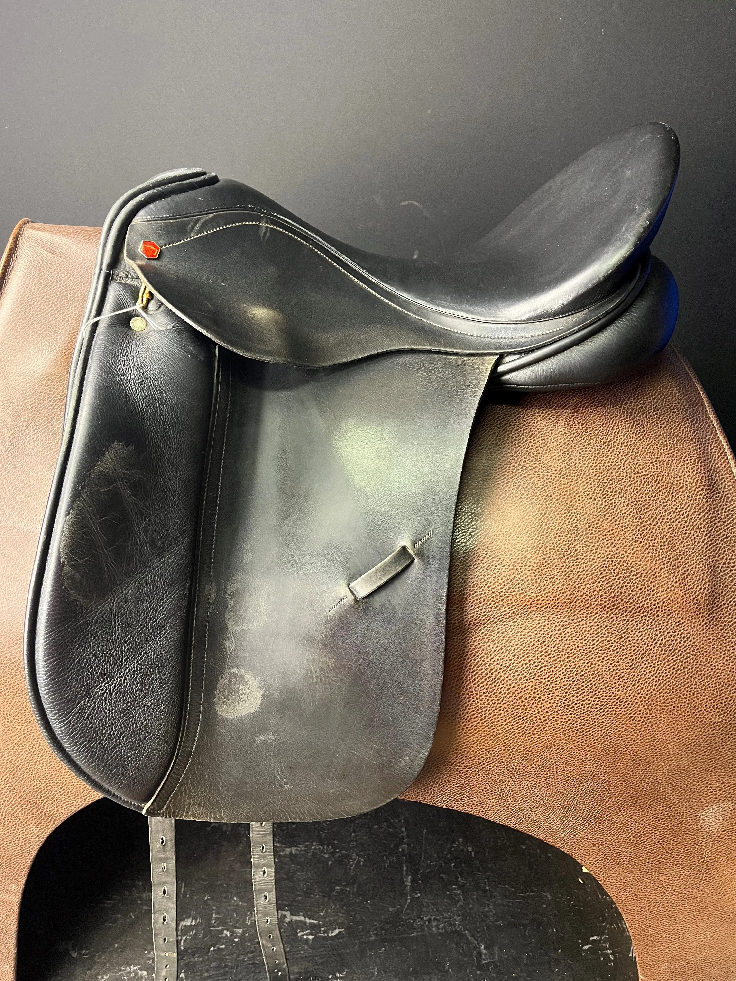 Albion Legend Dressage Saddle 18 ID:2087B