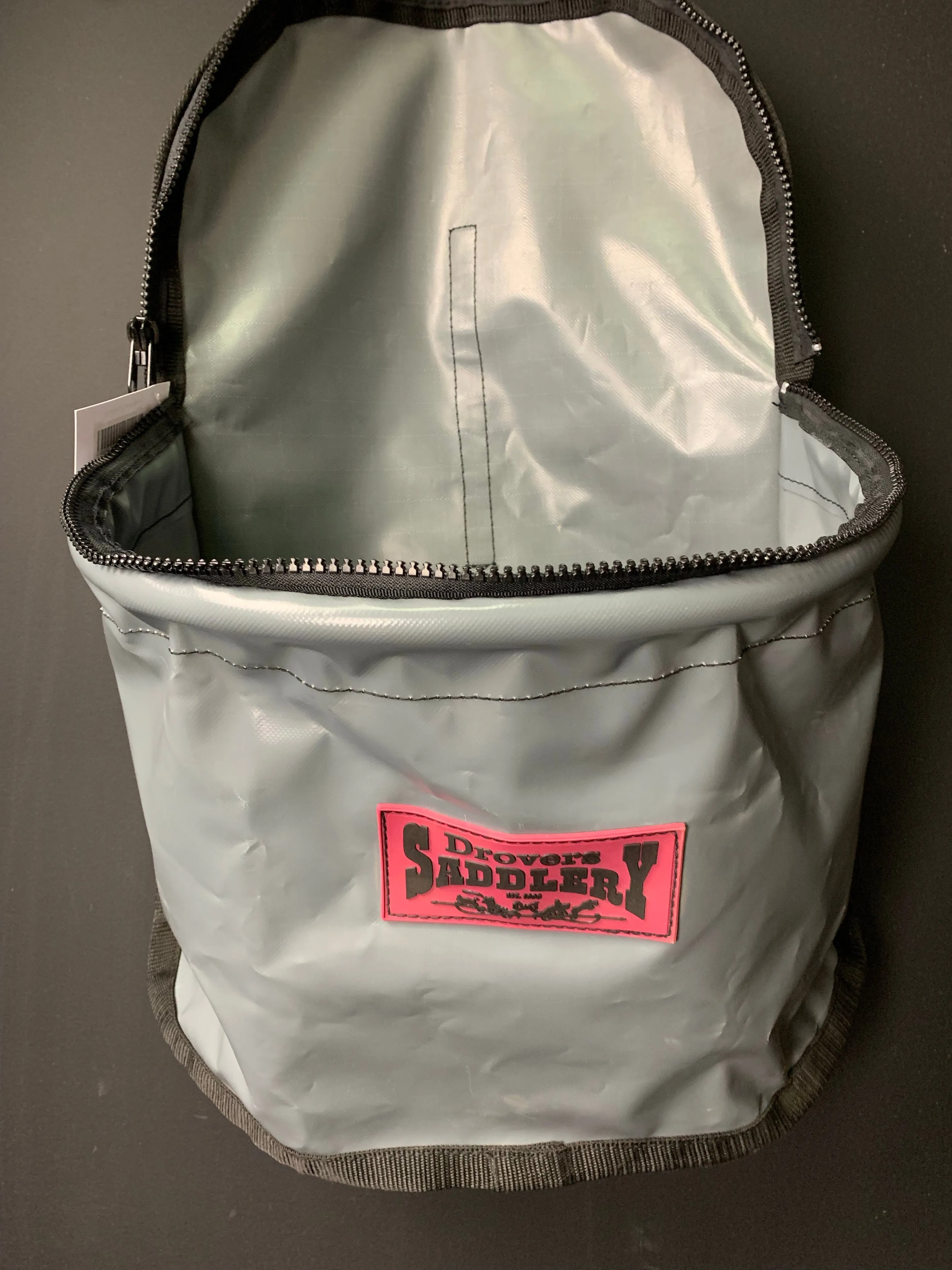 Drovers Saddlery Made Zip Up Feedbag