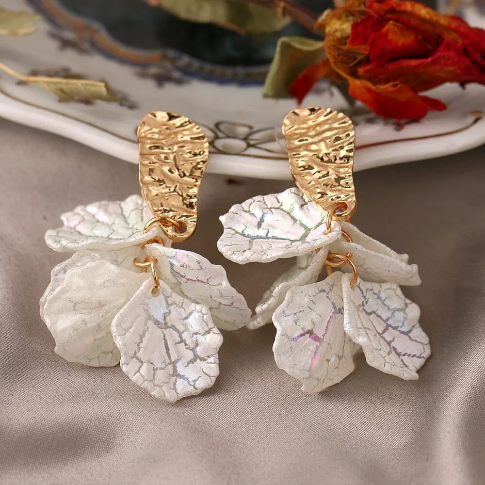 Fashion Statement Shell Flower Trend Drop Earrings