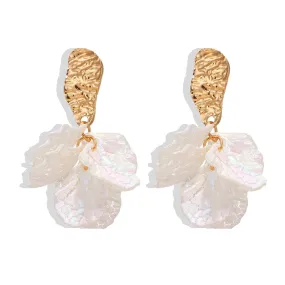 Fashion Statement Shell Flower Trend Drop Earrings