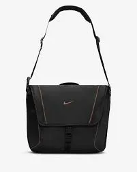 NIKE ESSENTIALS MESSENGER BAG