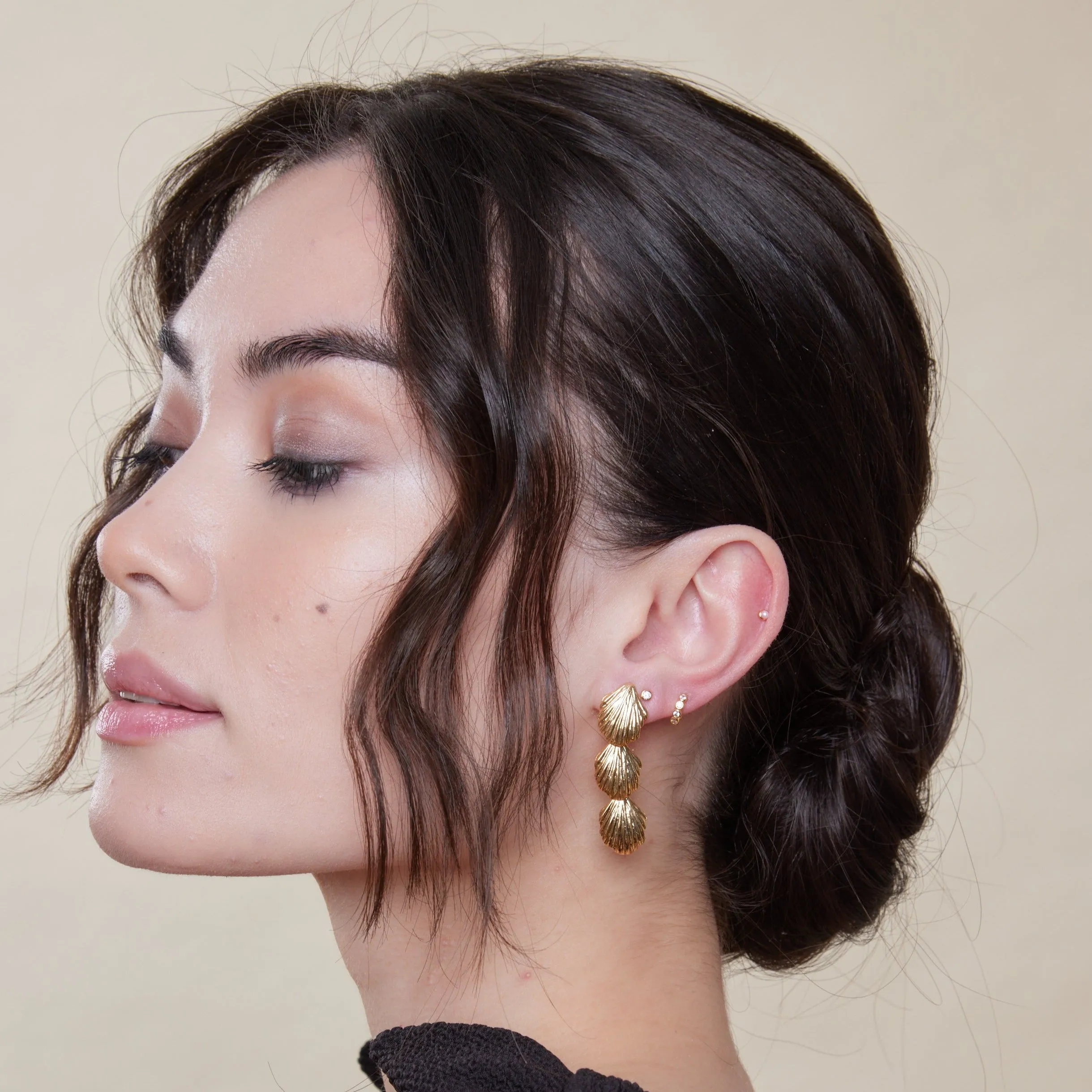 Statement Overlapping Shell Drop Earrings