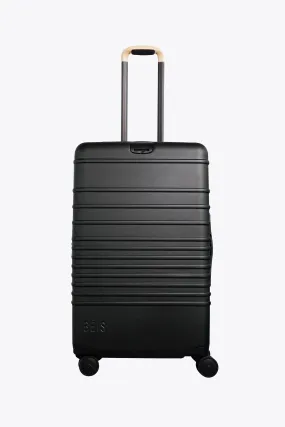 The Medium Check-In Roller in Black